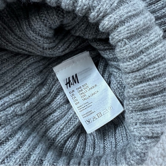 H&M  Pompom Hat - Picture 5 of 5